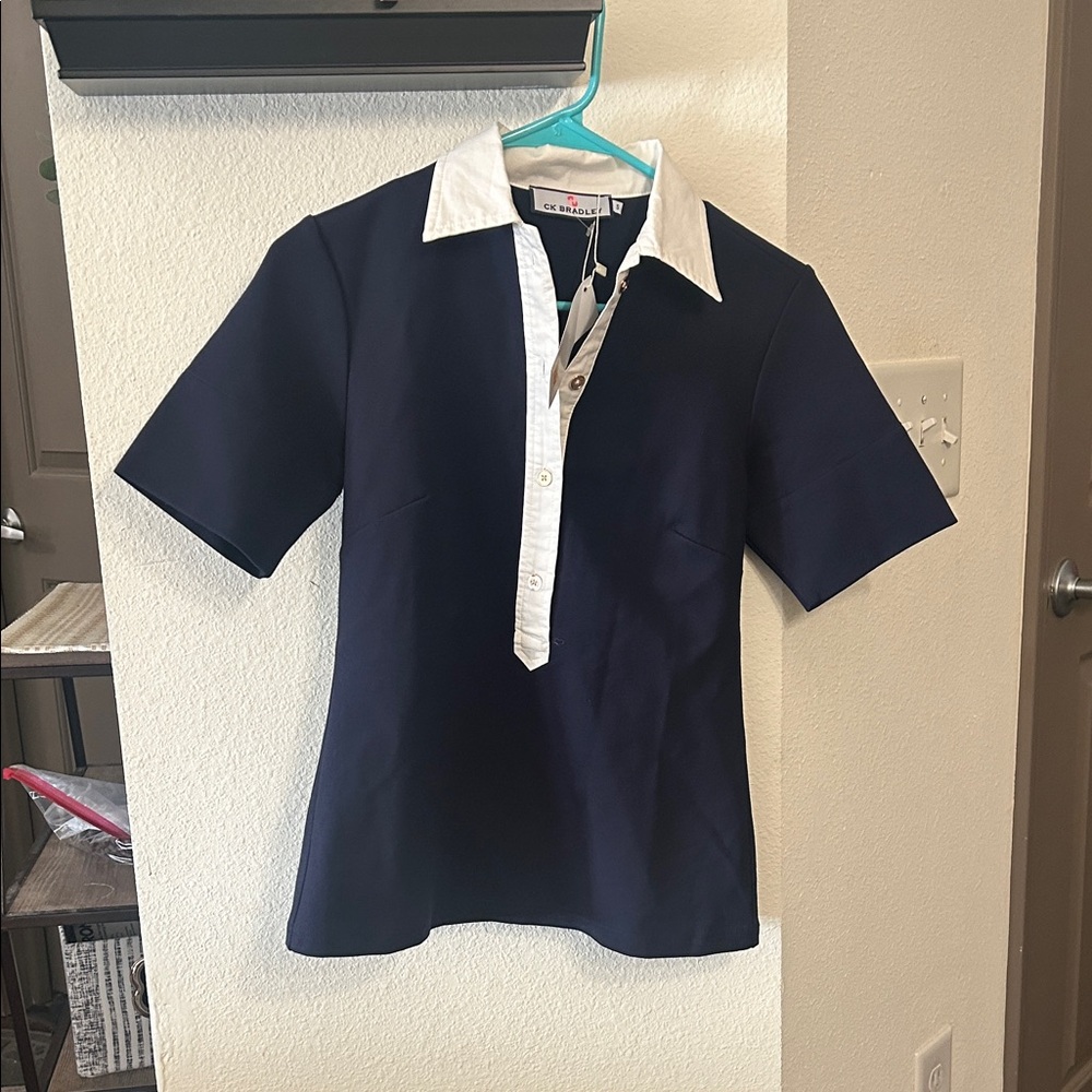 Chic Navy Blouse with White Trim - Picture 2 of 5